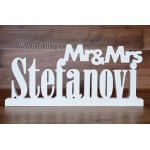 Табела Mr и Mrs с фамилия
